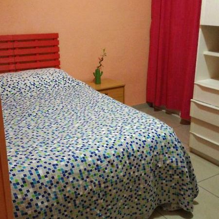 Comoda Habitacion 圣维森特德尔拉斯佩奇 外观 照片